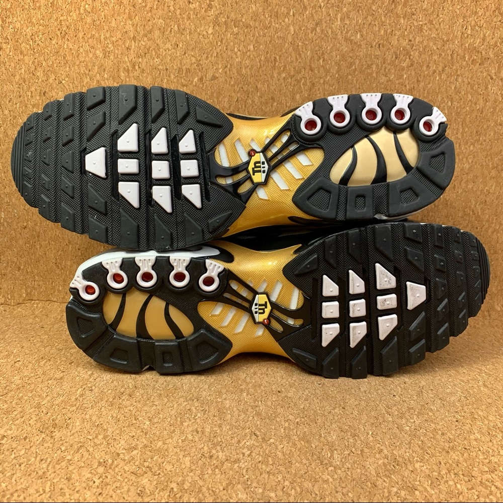 Nike Air Max Plus White Black Metallic Gold Men's Shoes - Picture 7 of 8